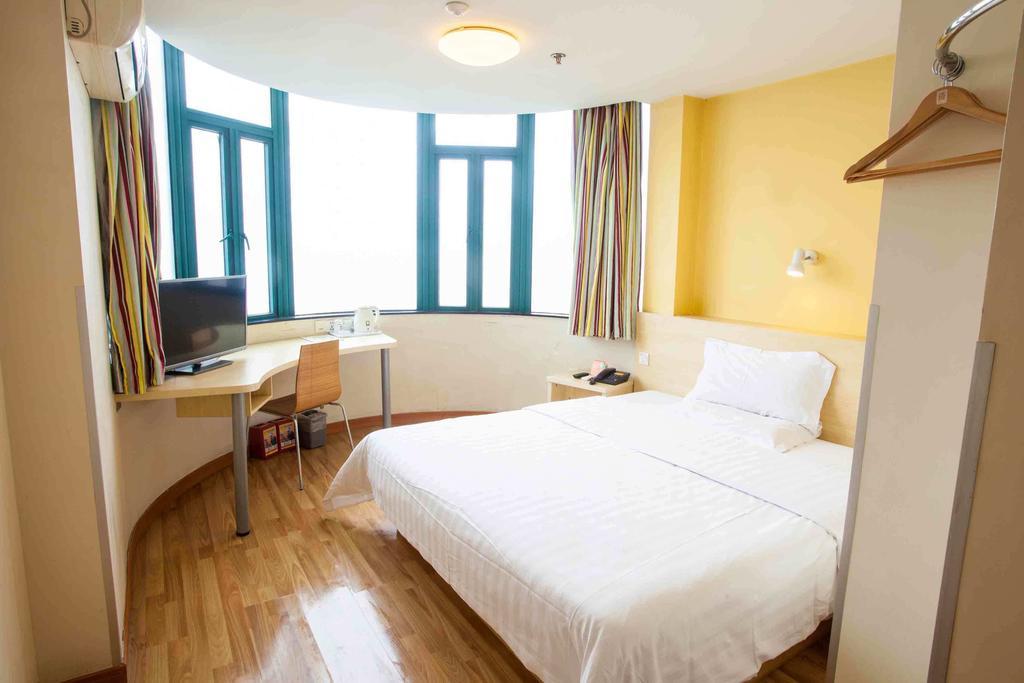 7Days Inn Chengdu North Railway Station Room photo